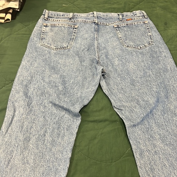 These pants are lightly used and in good condition one belt loop is loose - Picture 3 of 3